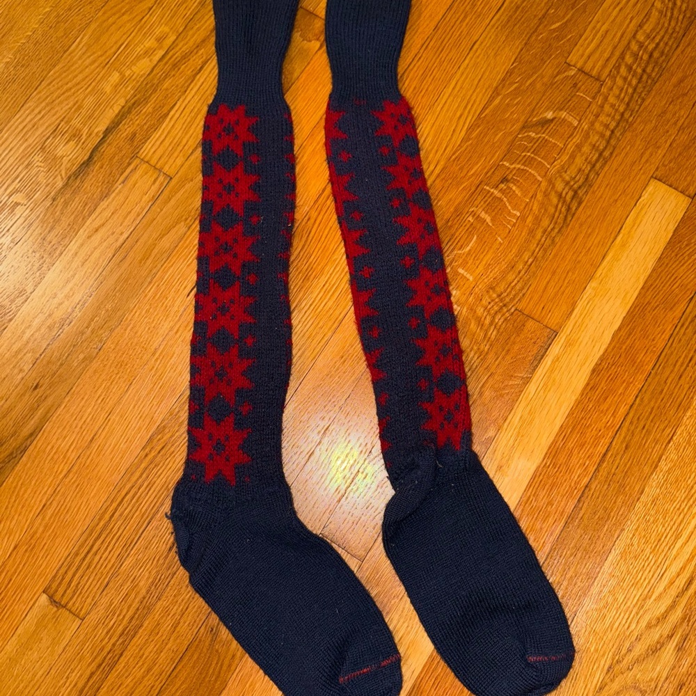 Men's Navy and Red Star Pattern Knicker Socks